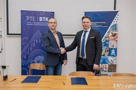 Két kultúra találkozása csatornák és felolvasóterem között