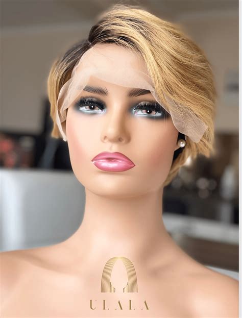 Paróka üzlet kirakata