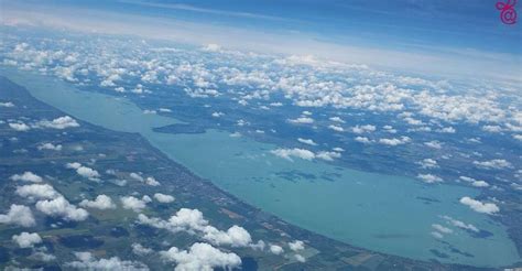 Balatoni panoráma hajóról éjszaka