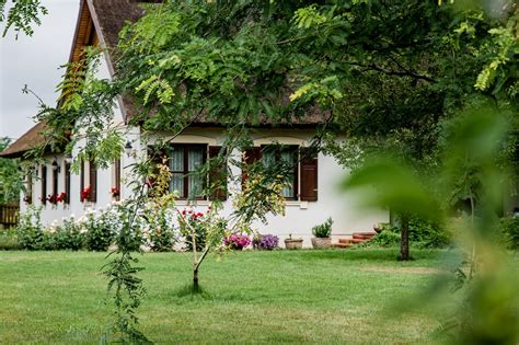 Képes ábra: 12 lábú ház és a 12fal motívumai