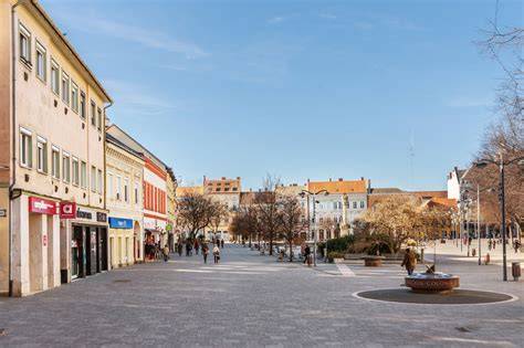 Közösségi tér Salgótarjánban: Beszterce tér és környéke infók