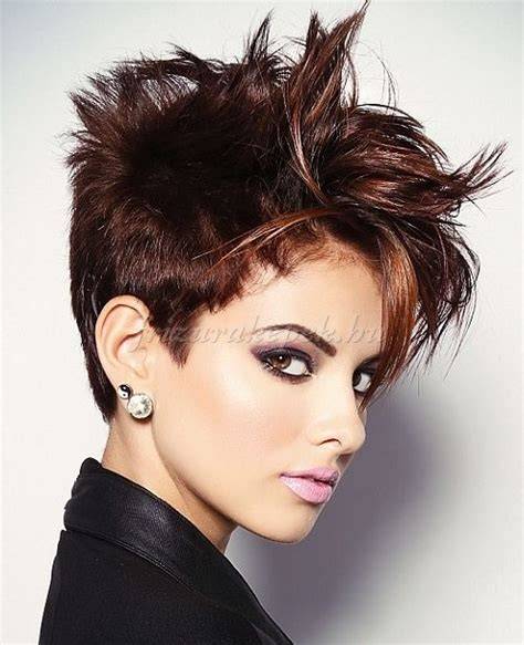 faux hawk női frizura vizuális példák