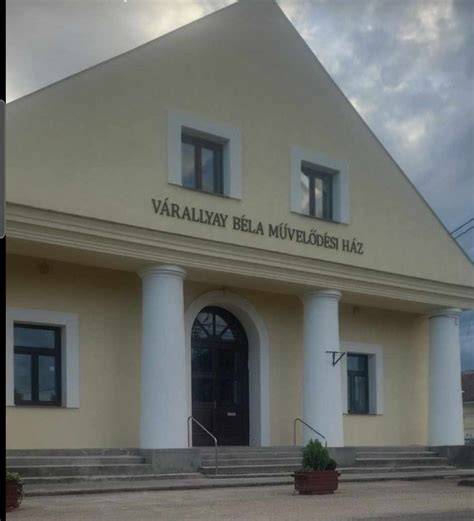 Haladás Művelődési Ház, férfikar próbája