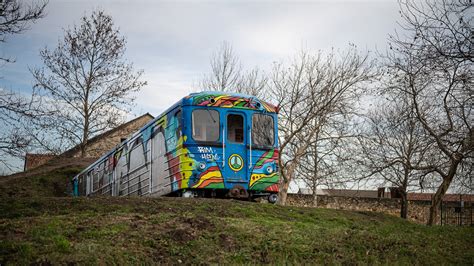 Két metrókocsi ütközése