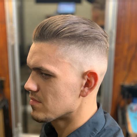 Férfi frizurák és borbély szalonok