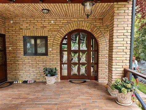 Brick Vintage műemlék tégla szemöldök vizuális megjelenítés