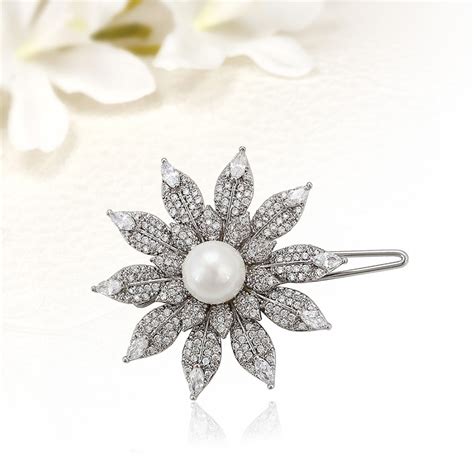 Virág alakú gomb hajcsat Swarovski kristályokkal