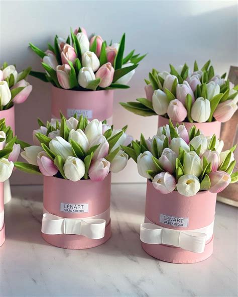 Virágkorona napraforgóval és tulipánnal