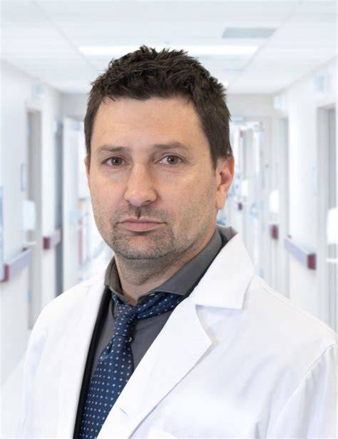 Dr. Szabó Péter laboratóriumi előadáson