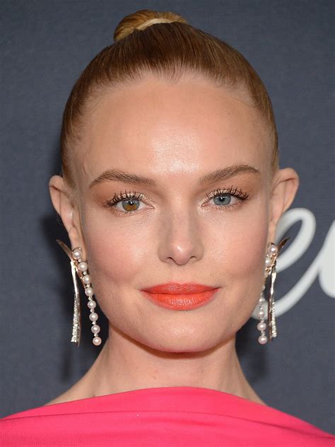 Kate Bosworth csavart frizurával