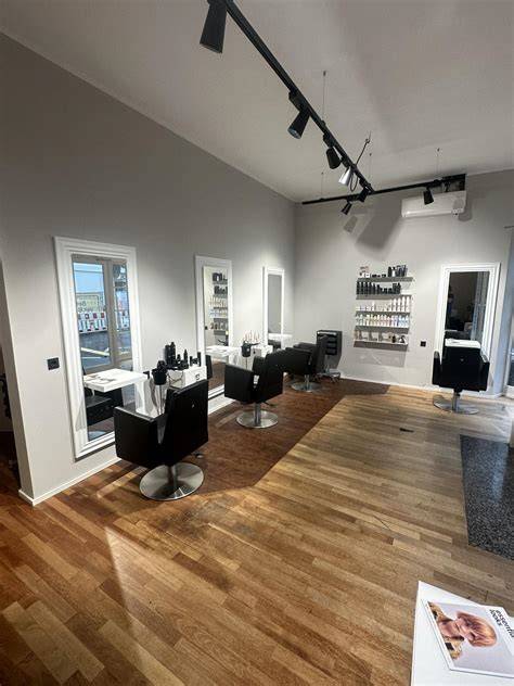 Friseur-salon-in-neuem-Haus