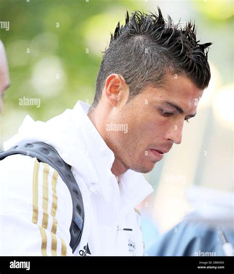 Cristiano Ronaldo göndör mohawk frizurája