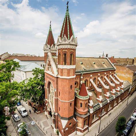 Jézus Szíve plébánia templom homlokzata