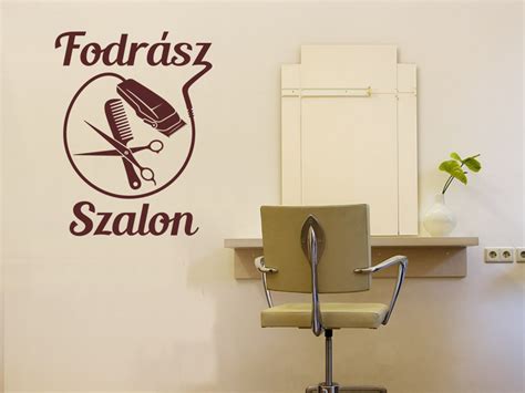 fodrász szalon nyitvatartás tábla