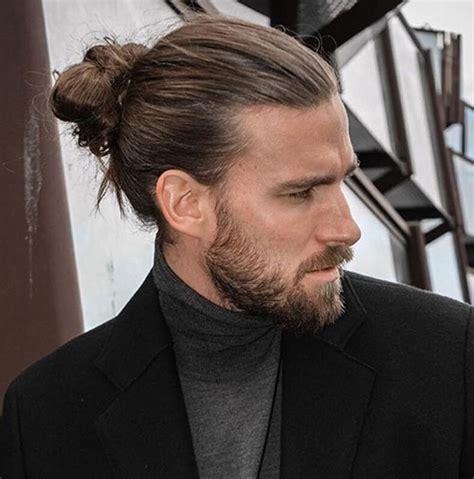 Férfikonty (Man Bun)