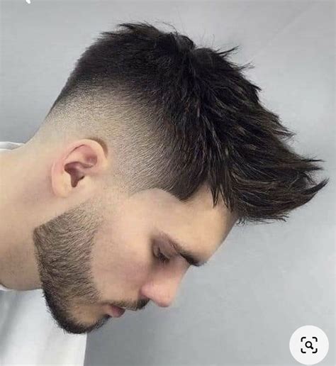 Férfi mohawk frizurák különböző változatai