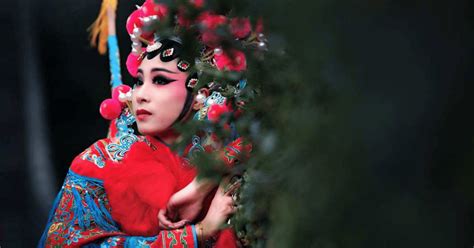 Pekingi opera maszkok és jelmezek