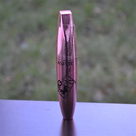 Az Astor Big & Beautiful BFly Butterfly Look szempillaspirál és annak különleges keféje.