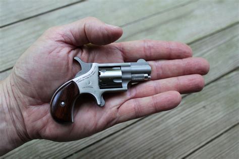 Különböző revolver markolatok