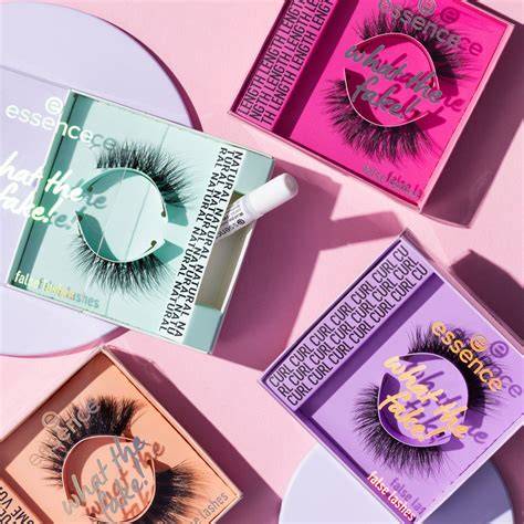 essence THE FALSE LASHES csomagolás és kefe közelről