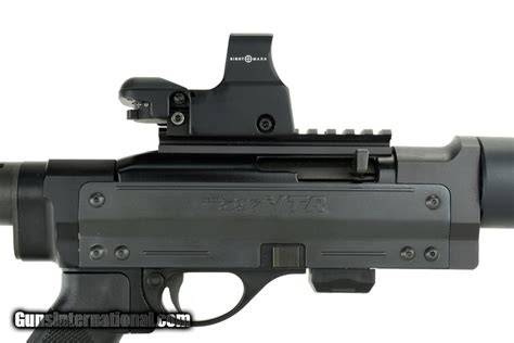Remington 597 VTR vizuális elrendezése: masszív tok, M16A2/M4-szerű válltámasz, picatinny sín