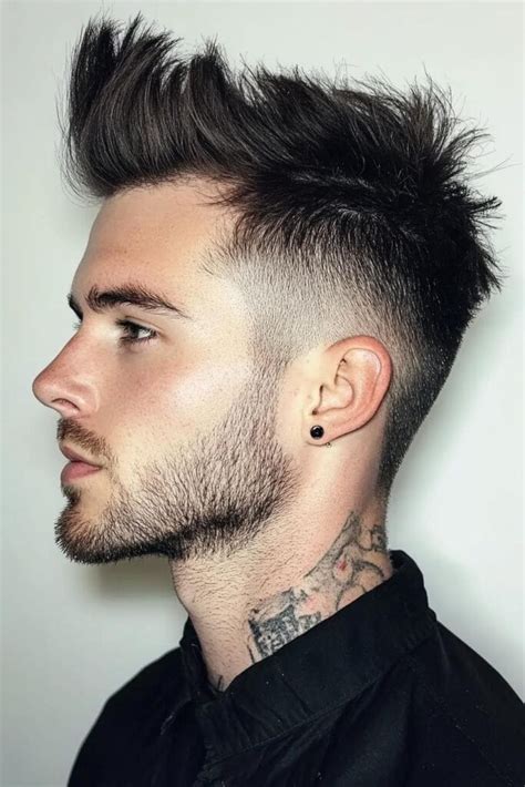 középhosszú fiú frizurák: bob, faux hawk és quiff