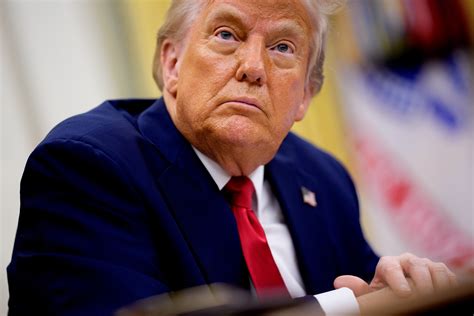 Donald Trump haja a szélben