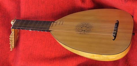 A lant és a gitár összehasonlítása