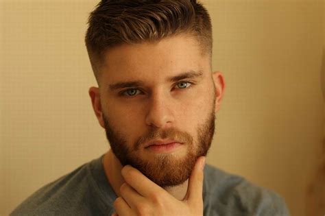 A férfiak növekvő népszerűsége a szakáll viselése iránt.