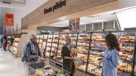 Lidl bolt polcai élelmiszerekkel