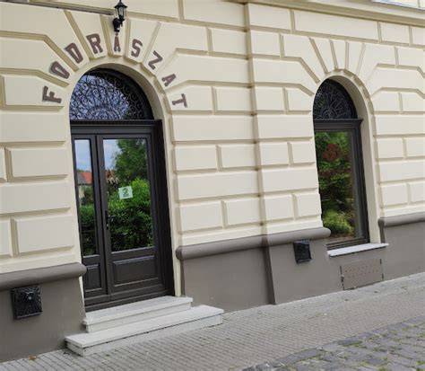 központi fodrászat Zirc térkép