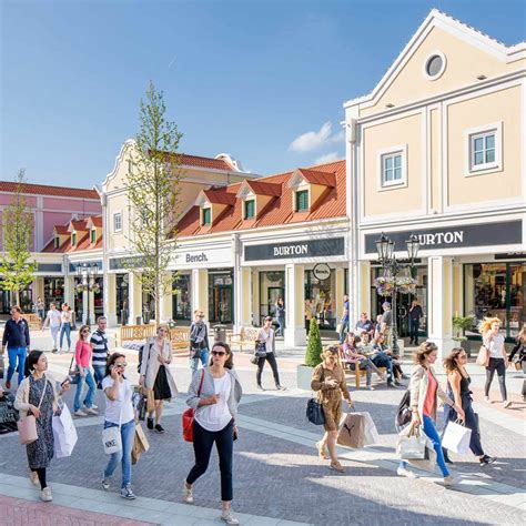 Designer Outlet Parndorf építészeti stílusa