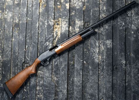 A Remington 870 Express szétszedve tisztításhoz
