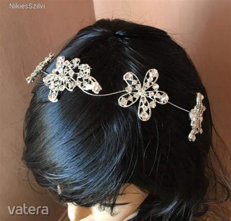 virág mintás hajtű