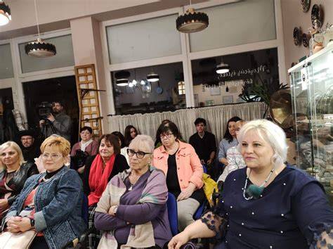 Közösségi beszélgetés fodrásznál és vendégeknél