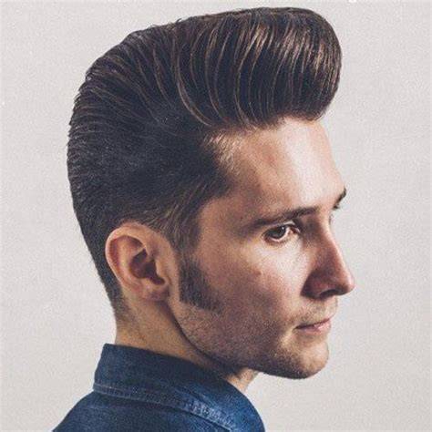 rétegzett frizura és pompadour