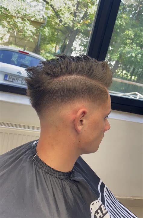 Hajvágás ollóval: tincsek emelése és vágása