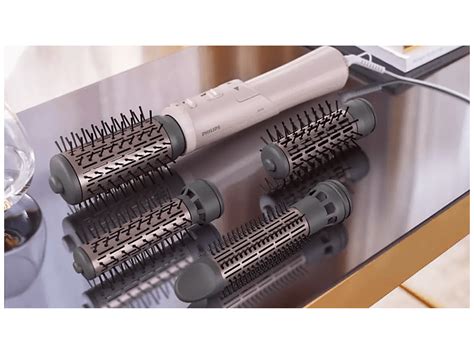 Különböző hajformázó fejek