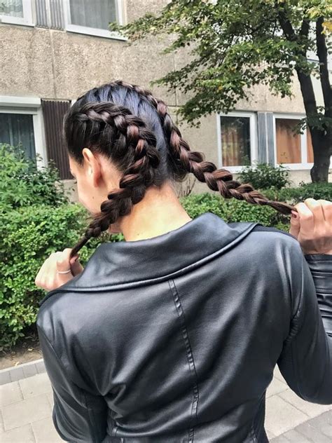 Fonott frizurák elegáns eseményekre