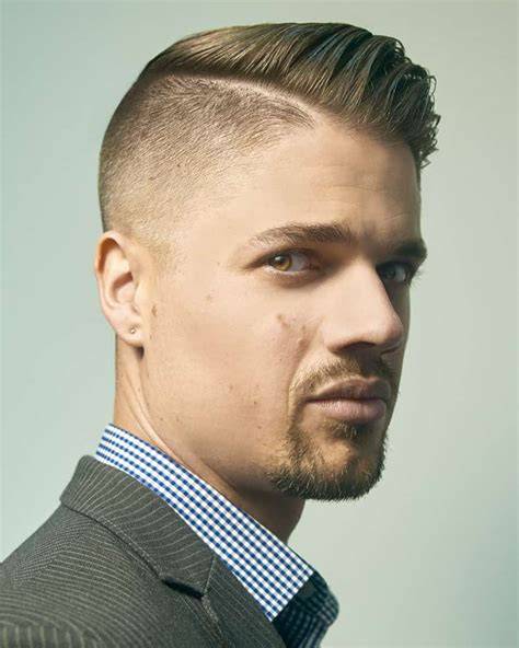 Fényképes útmutató a legnépszerűbb férfi frizurákhoz: buzz cut, high&tight, comb over, fringe, quiff, faux hawk, slicked-back, undercut
