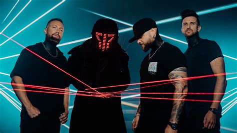 Smash Into Pieces zenekar koncert közben