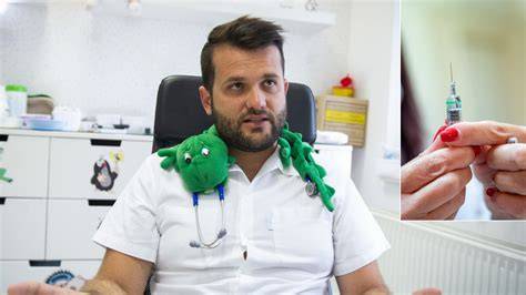 Dr. Novák Hunor a gyermekrendelőben