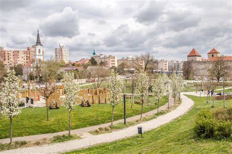 Várpalota városközpont térképe a szépségszalonokkal jelölve