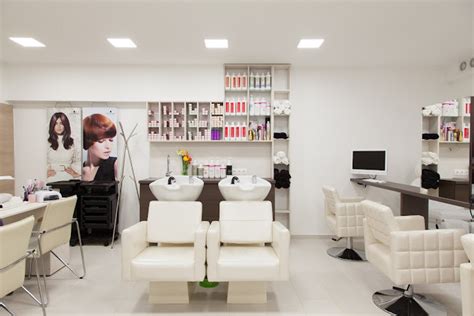 Fodrász szalon beltér Albertirsán