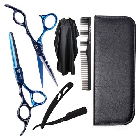 Fodrász ollóval és fésűvel