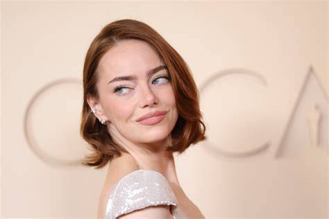 Ábra: A 75. Oscar-gála hírességeinek smink- és frizura trendjei