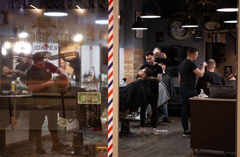 Barber shop enteriőr és saját fotók összhangja
