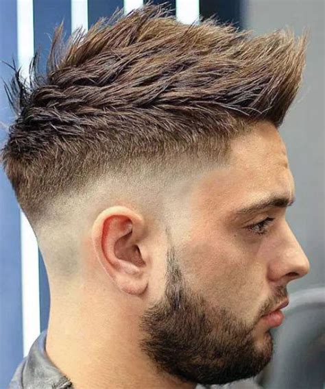 Faux Hawk frizura fekete hajjal