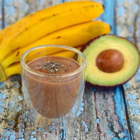 Összetevők házi hajmaszkokhoz (avokádó, méz, tojás, aloe vera)