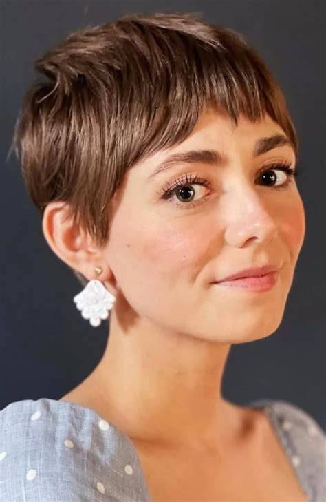 Micro fringe trend és pixie variációk
